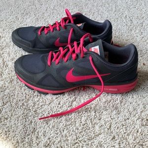 Worn twice Nike tennis shoes